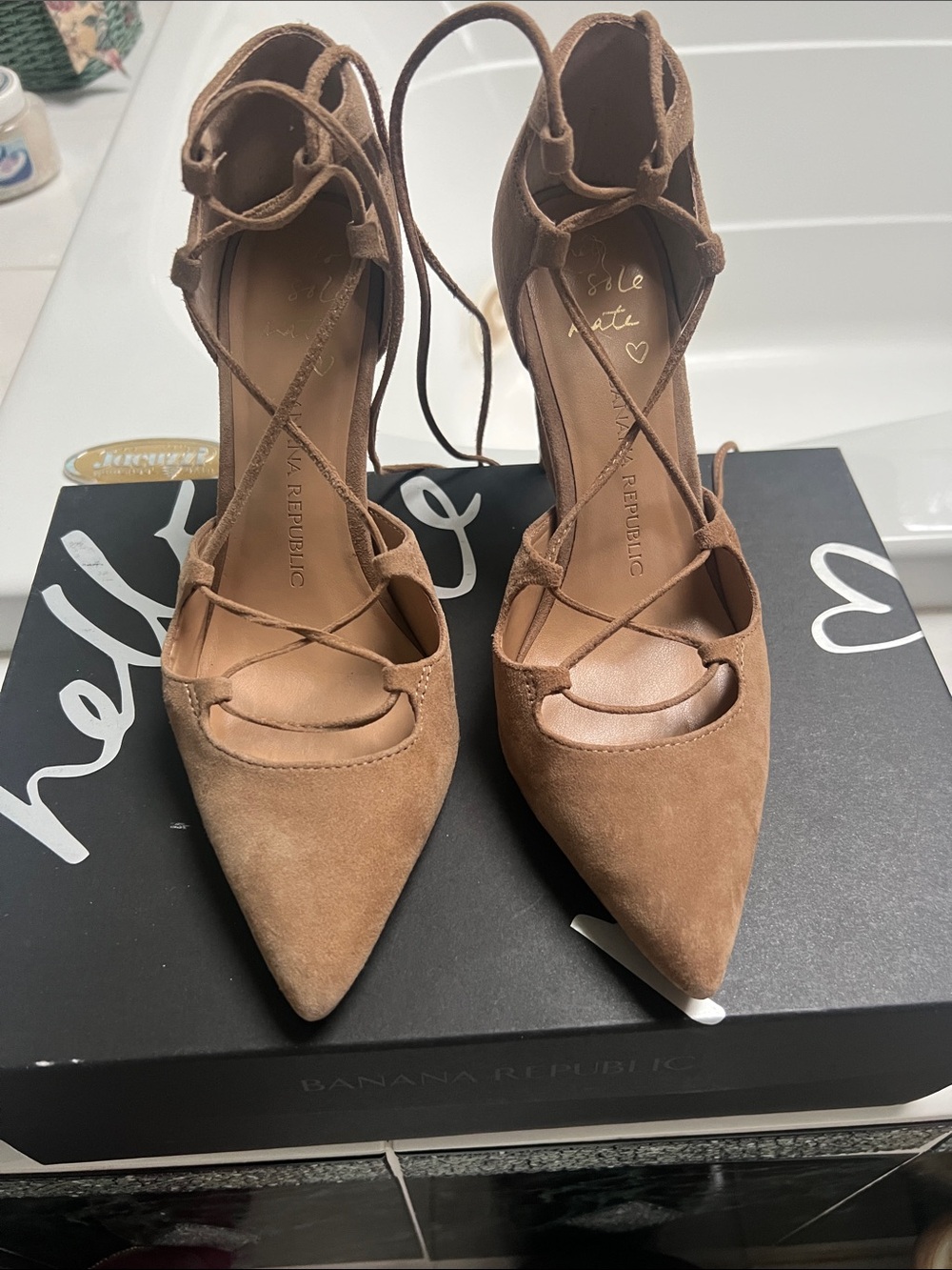 Banana Republic Dakota Suede Nude Color Pointed-Toe Lace-Up Heels Size 7